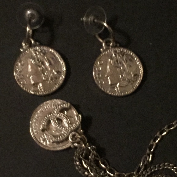 Vintage Chanel Jewelry Set - Picture 2 of 6